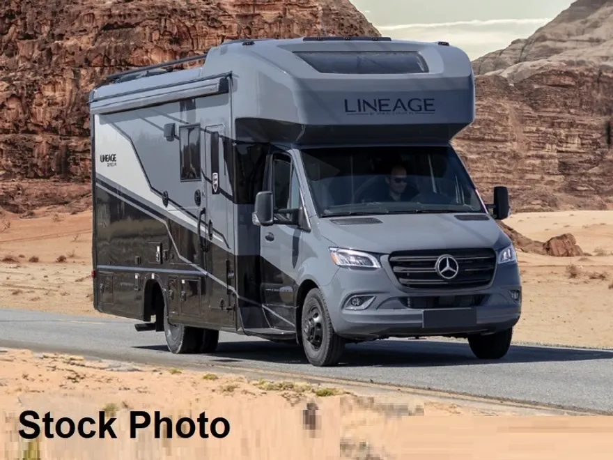 2025 Ford F-600 photo 1