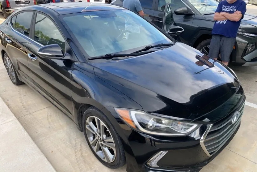 2017 Hyundai Elantra Limited photo 1