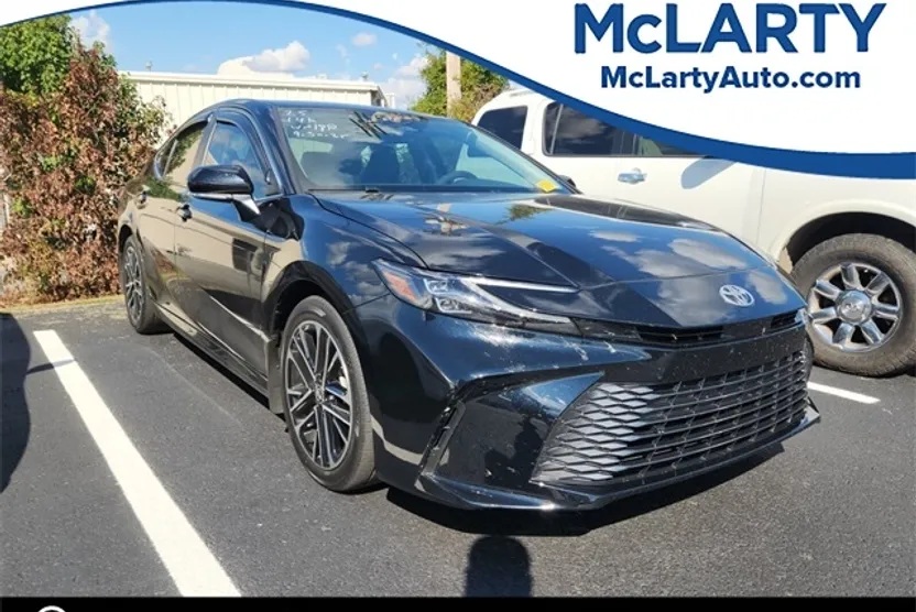 2025 Toyota Camry XLE photo 1