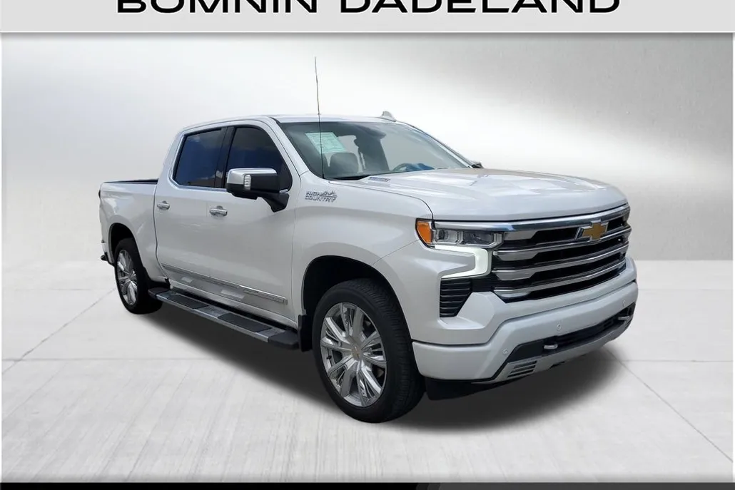 2024 Chevrolet Silverado 1500 High Country photo 1