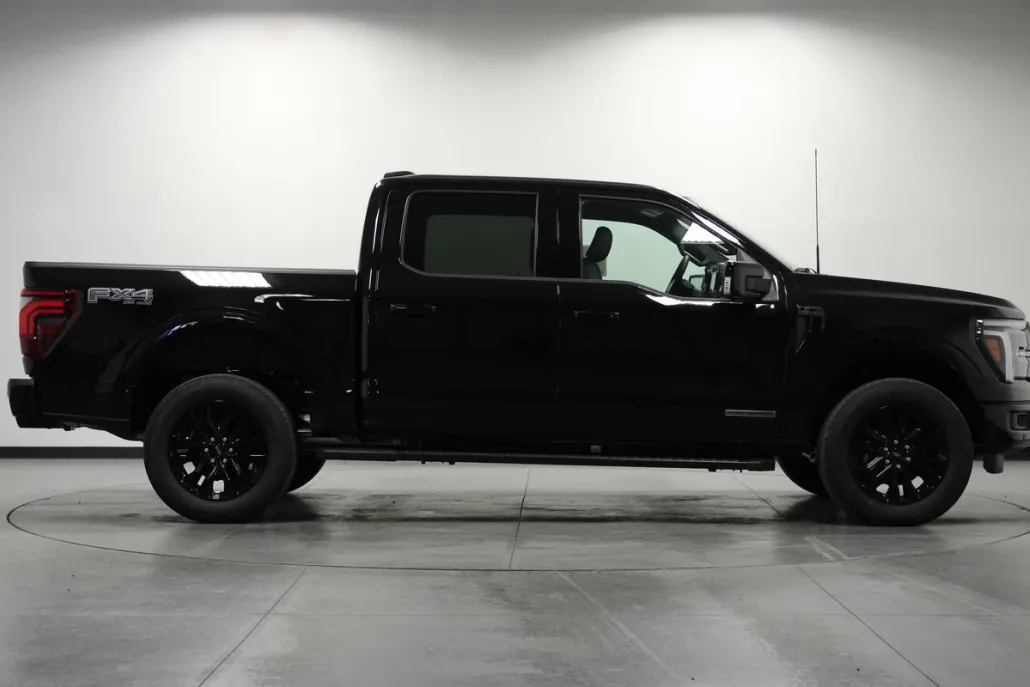 2025 Ford F-150 Lariat photo 1
