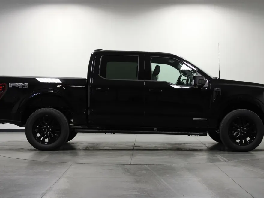 2025 Ford F-150 Lariat photo 1