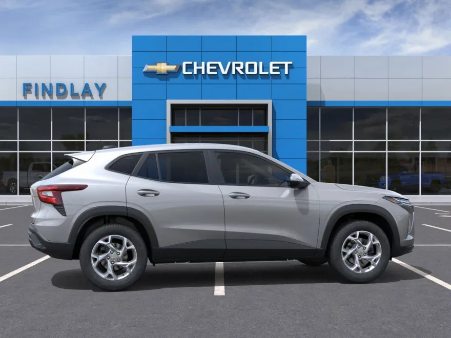 2026 Chevrolet Trax LS photo 1
