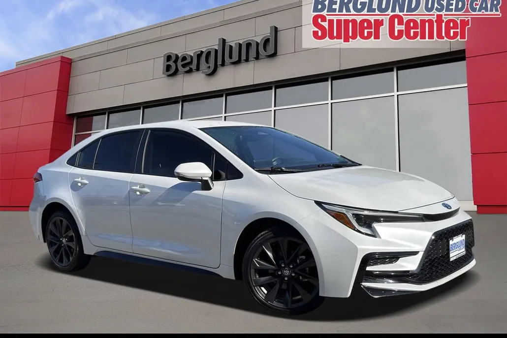 2024 Toyota Corolla Hybrid SE photo 1