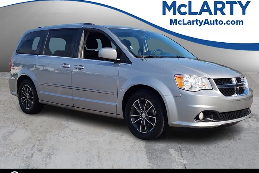 2017 Dodge Grand Caravan SXT photo 1