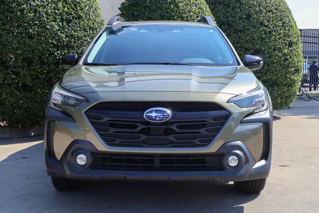 2023 Subaru Outback Onyx Edition photo 1