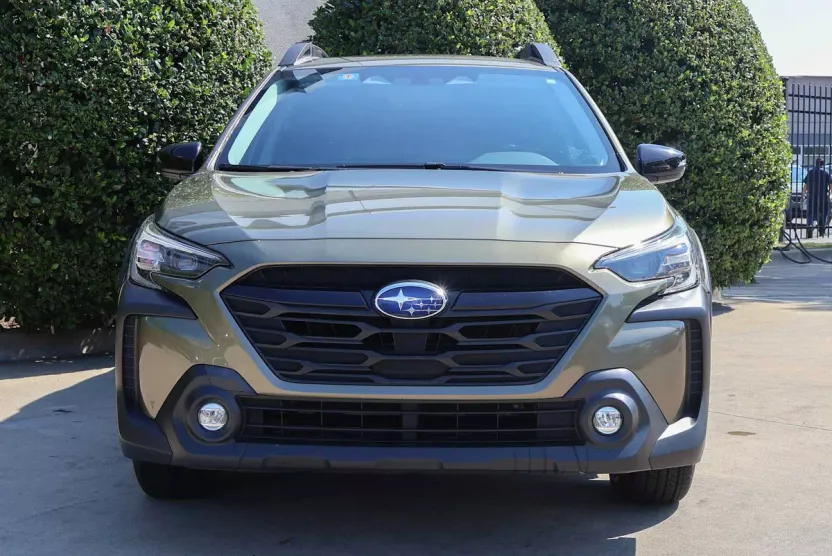 2023 Subaru Outback Onyx Edition photo 1