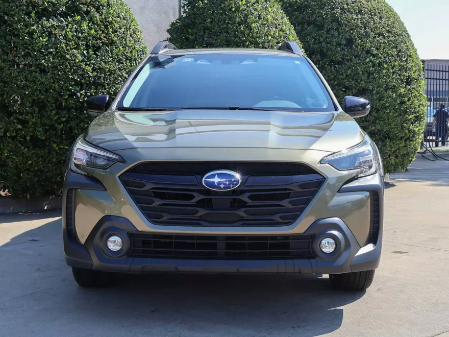 2023 Subaru Outback Onyx Edition photo 1