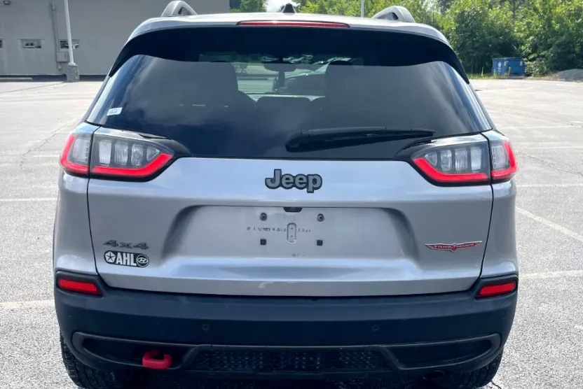 2020 Jeep Cherokee Trailhawk photo 1