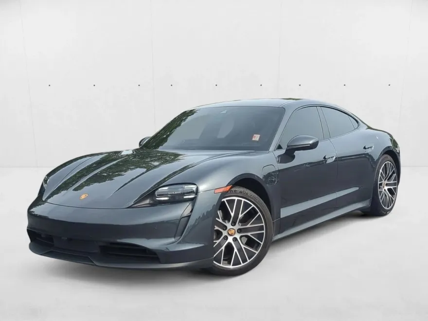 2021 Porsche Taycan photo 1