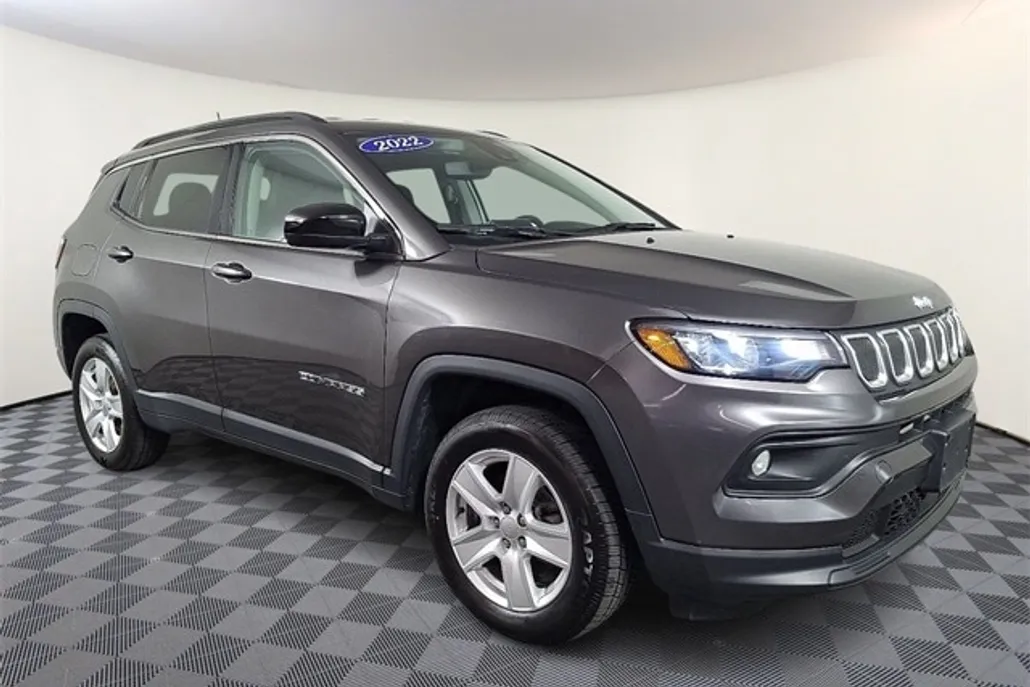 2022 Jeep Compass Latitude photo 1