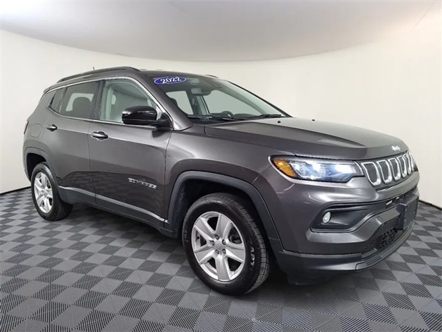 2022 Jeep Compass Latitude photo 1