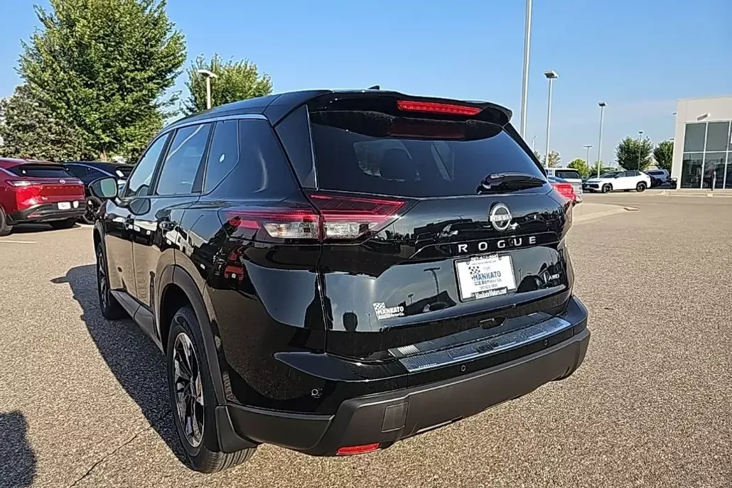 2026 Nissan Rogue SV photo 1