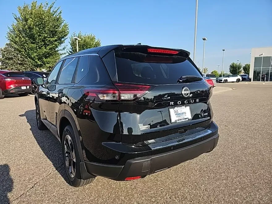 2026 Nissan Rogue SV photo 1