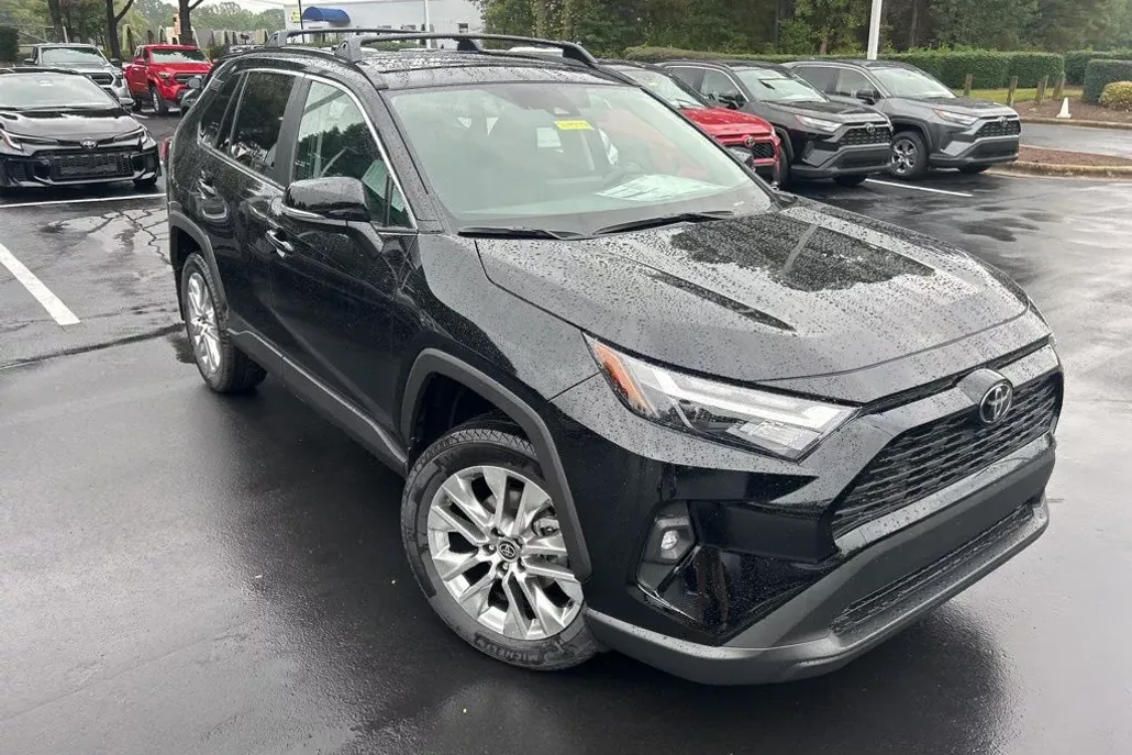 2025 Toyota RAV4 XLE Premium photo 1
