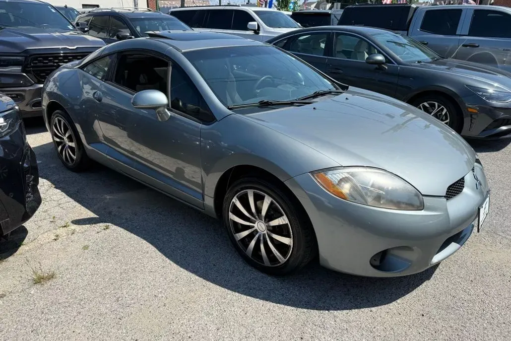 2008 Mitsubishi Eclipse GS photo 1