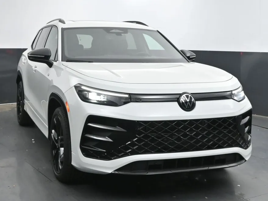 2025 Volkswagen Tiguan SE R-Line Black photo 1