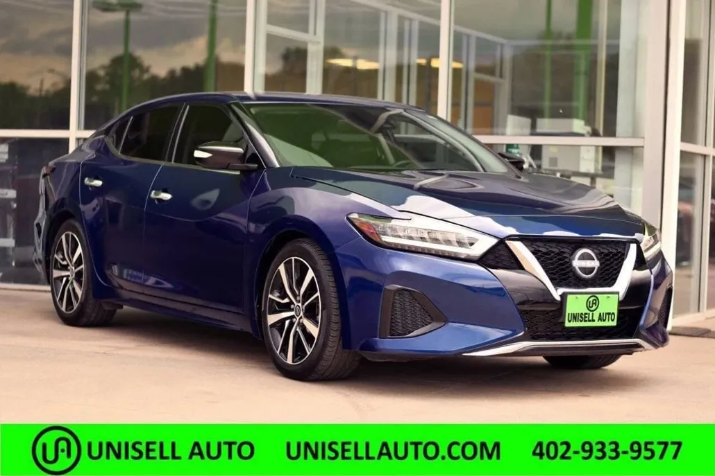 2023 Nissan Maxima SV photo 1