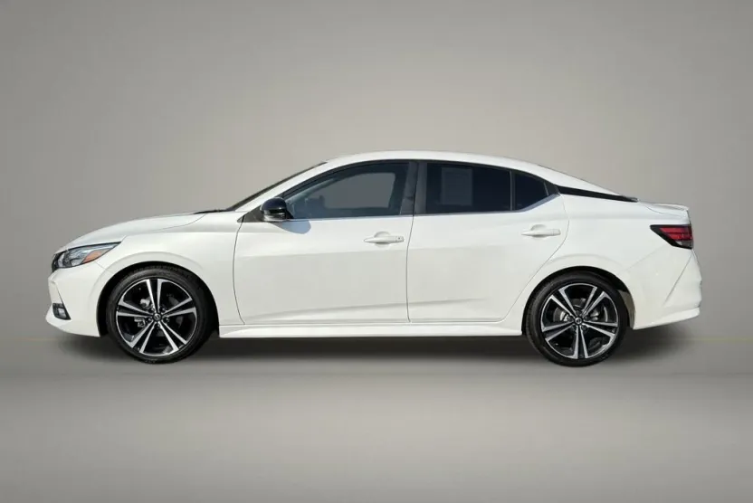 2021 Nissan Sentra SR photo 1