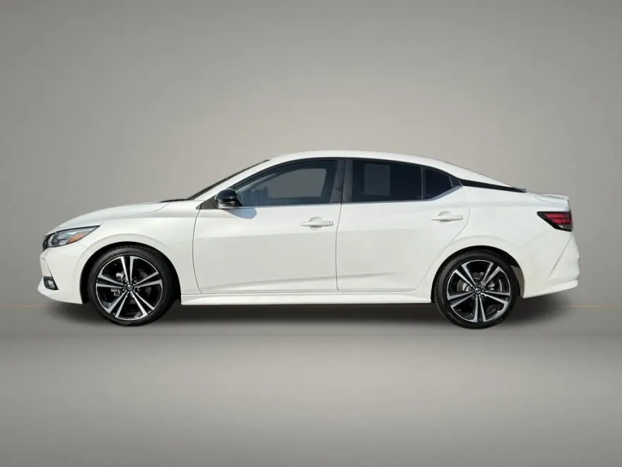 2021 Nissan Sentra SR photo 1
