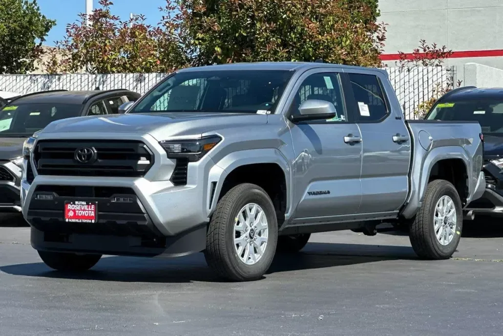 2025 Toyota Tacoma SR5 photo 1