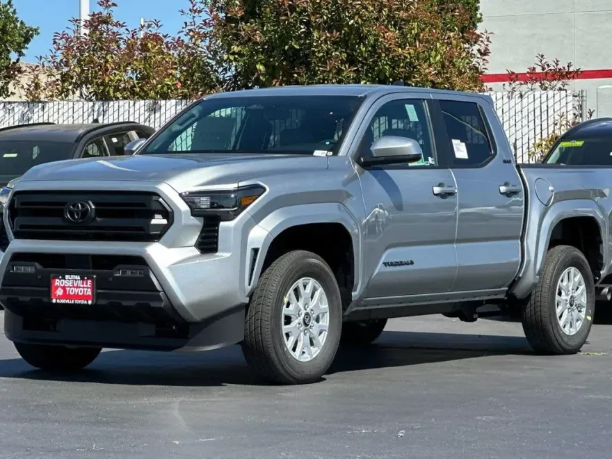 2025 Toyota Tacoma SR5 photo 1