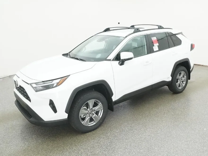 2025 Toyota RAV4 Hybrid XLE photo 1