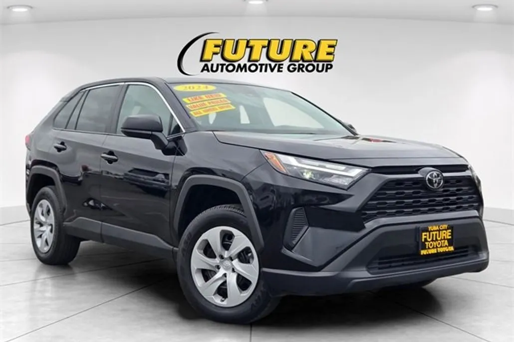 2024 Toyota RAV4 LE photo 1