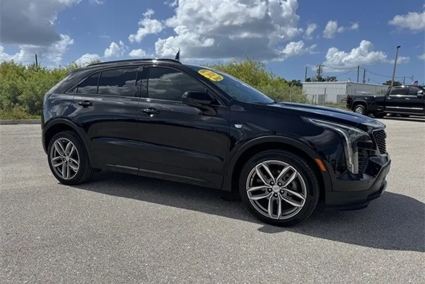 2020 Cadillac XT4 Sport photo 1
