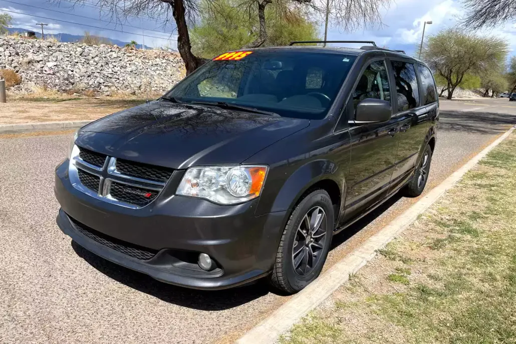 2017 Dodge Grand Caravan SXT photo 1