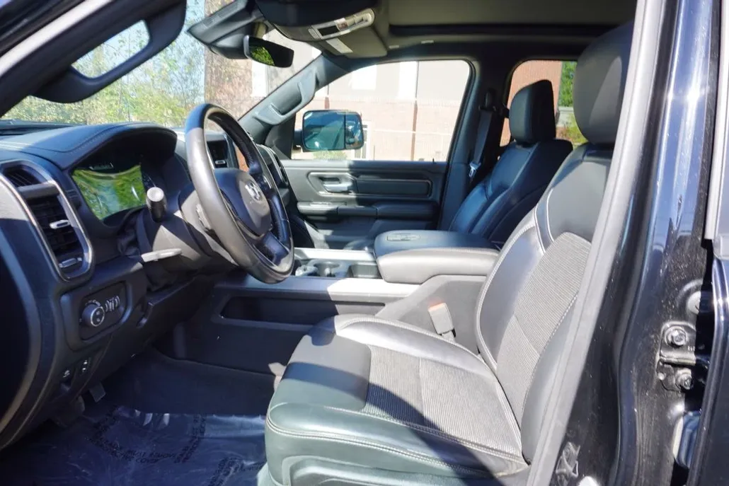 2021 Ram 1500 Sport photo 1