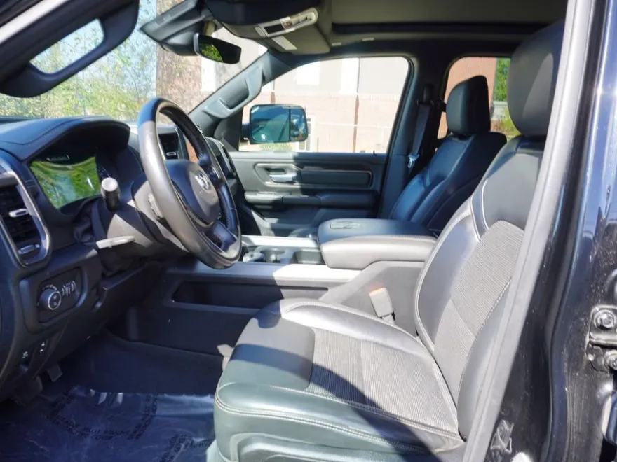 2021 Ram 1500 Sport photo 1