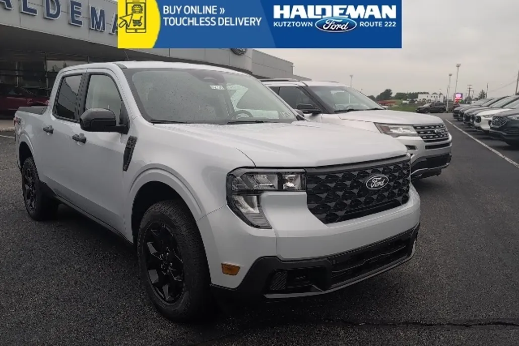 2025 Ford Maverick XLT photo 1