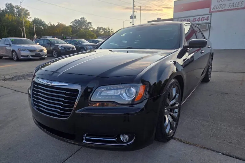 2014 Chrysler 300 S photo 1
