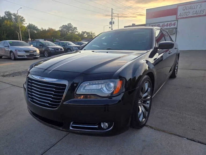 2014 Chrysler 300 S photo 1