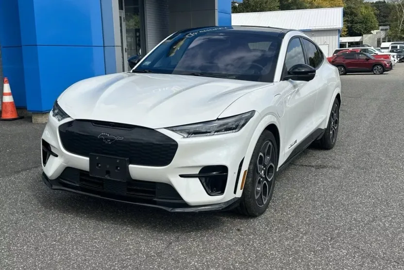 2023 Ford Mustang Mach-E GT photo 1