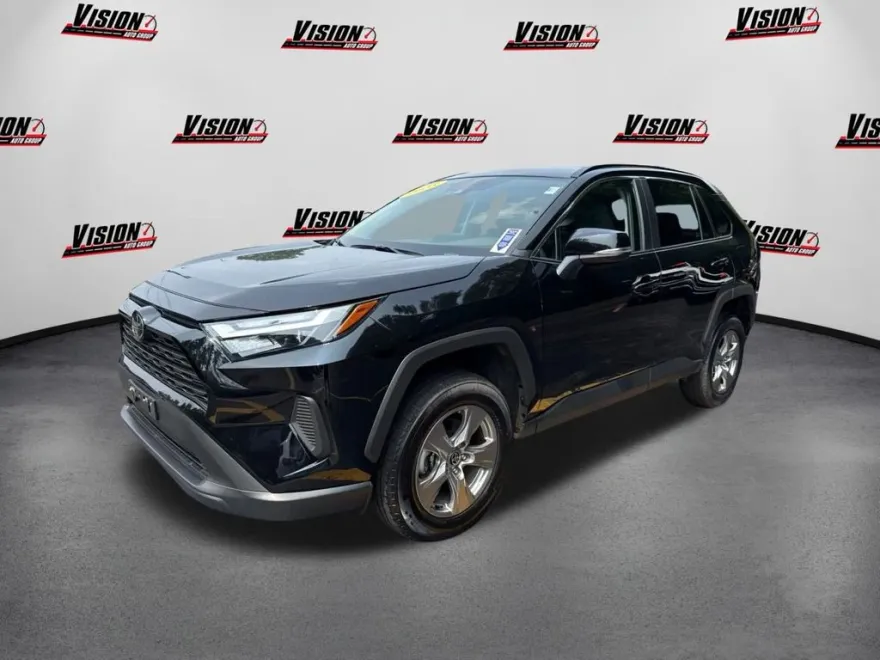 2025 Toyota RAV4 XLE photo 1