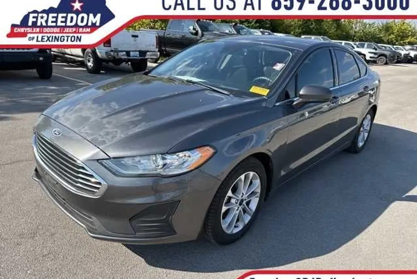 2019 Ford Fusion SE photo 1