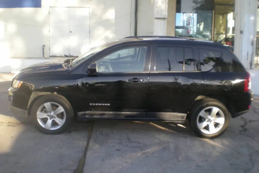 2017 Jeep Compass Sport photo 1