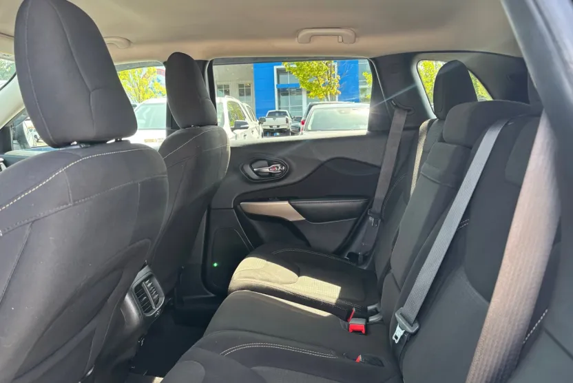 2017 Jeep Cherokee Latitude photo 1