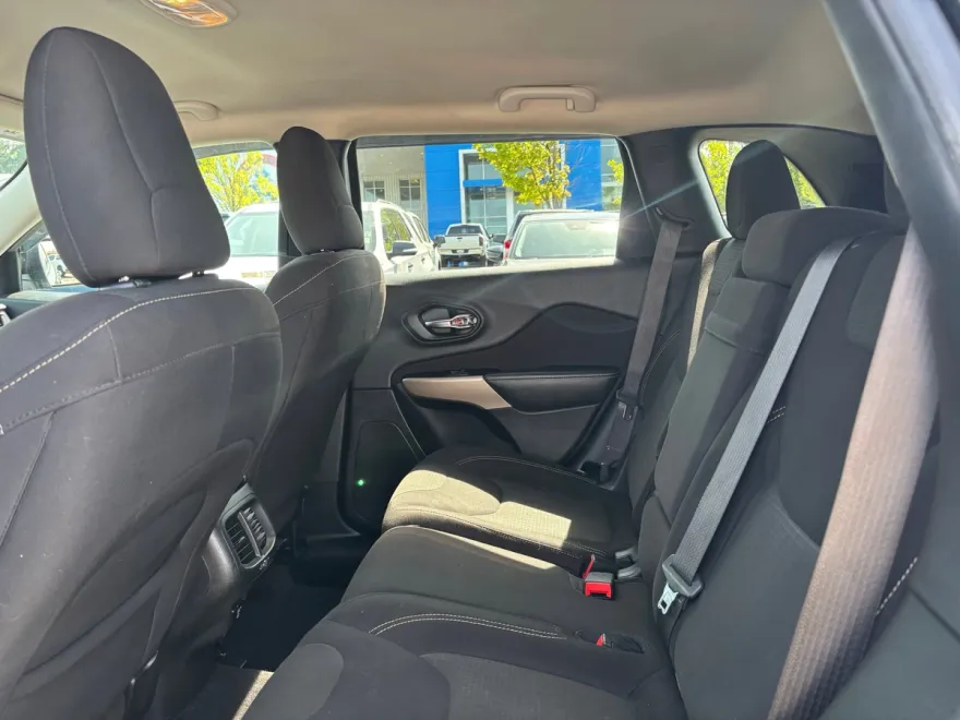 2017 Jeep Cherokee Latitude photo 1