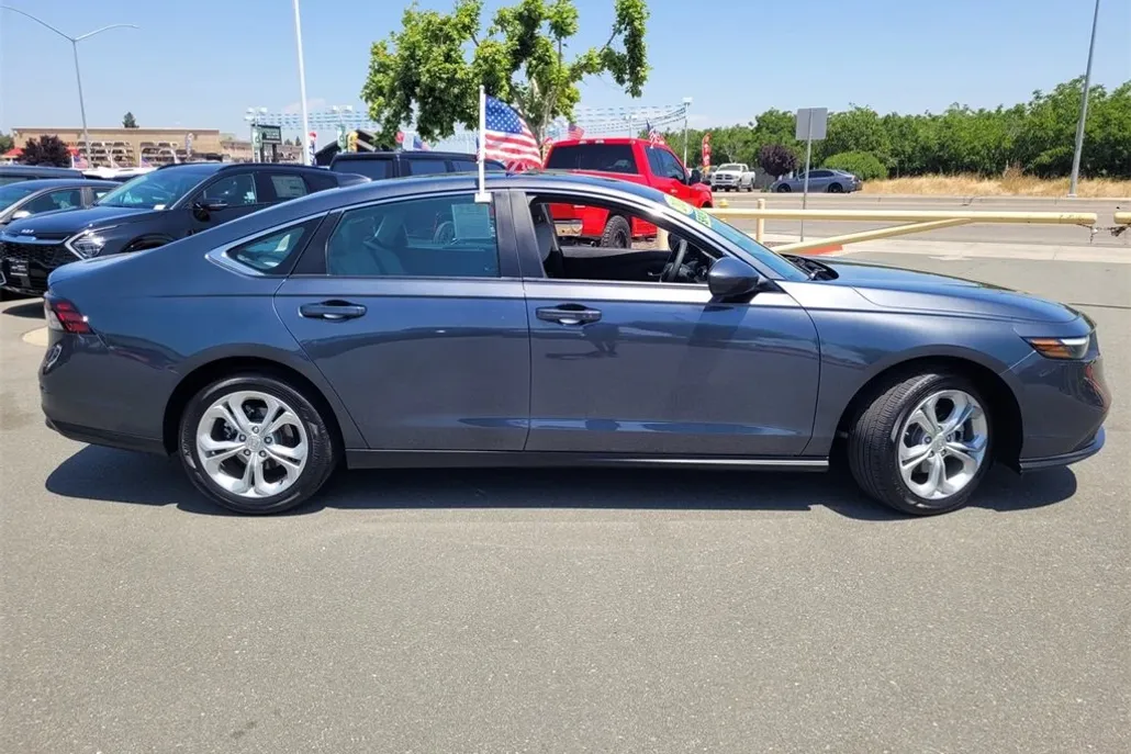 2024 Honda Accord LX photo 1