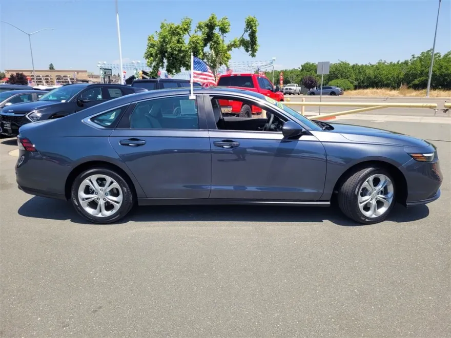 2024 Honda Accord LX photo 1