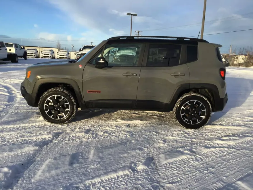 2023 Jeep Renegade Trailhawk photo 1
