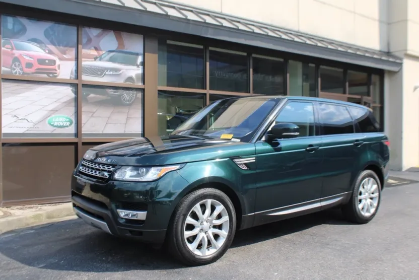 2017 Land Rover Range Rover Sport HSE photo 1
