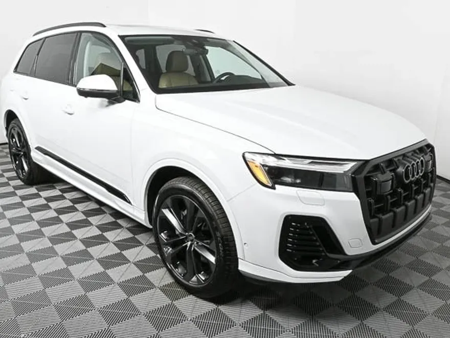 2025 Audi Q7 55 Premium Plus photo 1