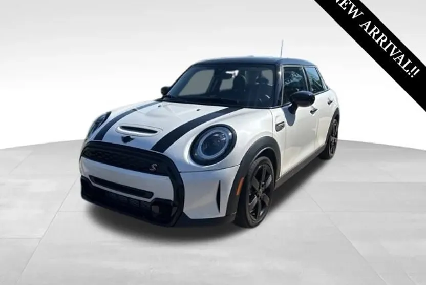 2024 Mini Cooper Hardtop S photo 1