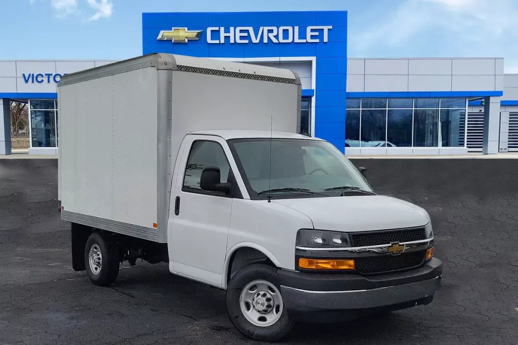 2025 Chevrolet Express Cutaway 3500 photo 1
