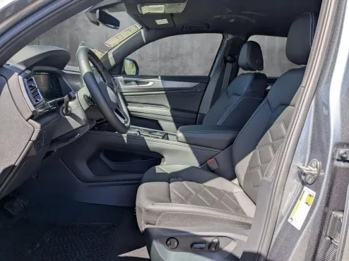 2025 Volkswagen Atlas Cross Sport SE Technology photo 4