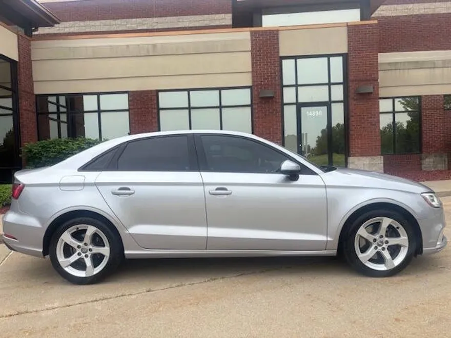 2019 Audi A3 Premium photo 1